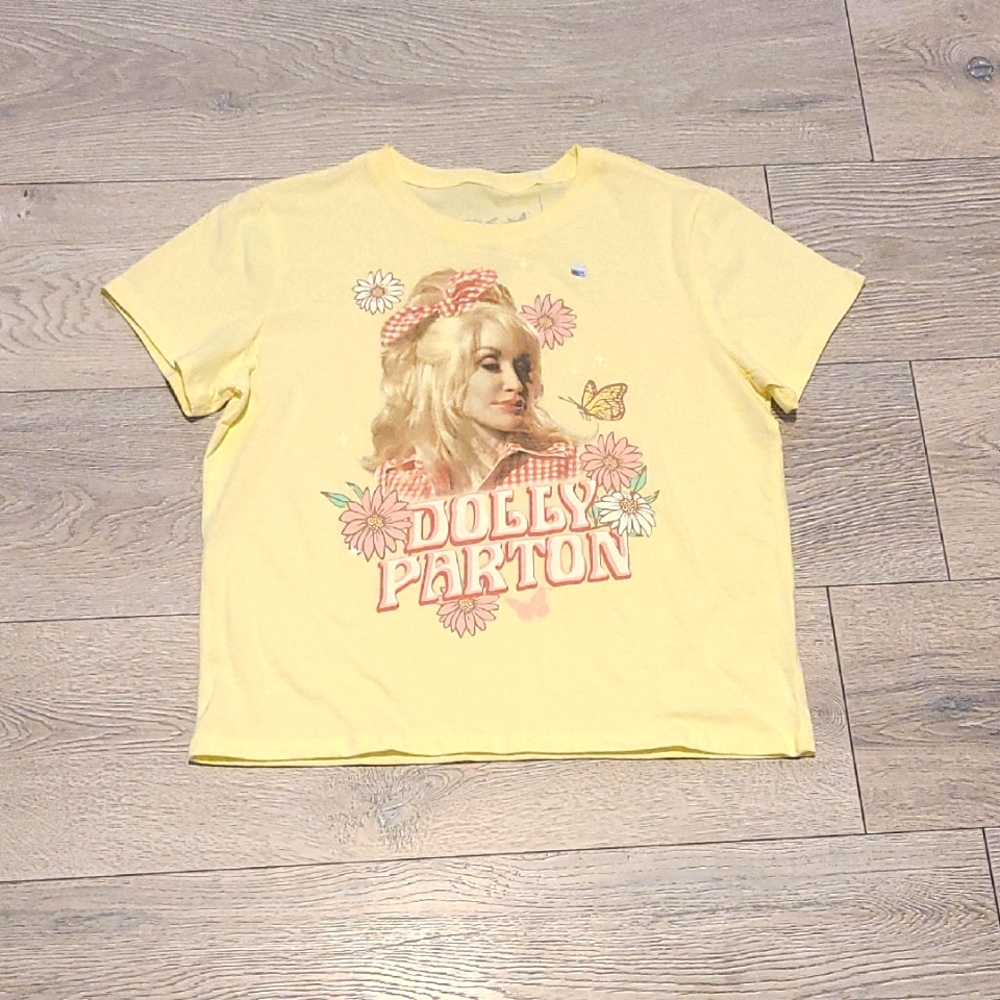 NWOT Dolly Parton Soft Yellow Graphic Tee Size L,XS